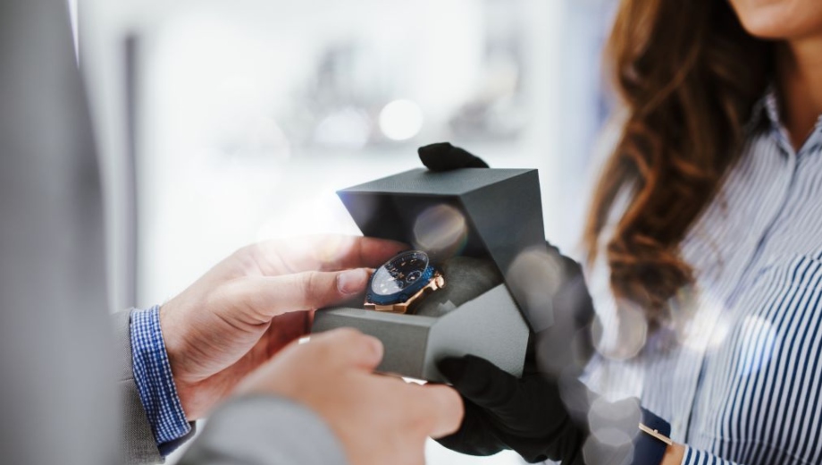 معنی هدیه دادن ساعت در روز ولنتاین