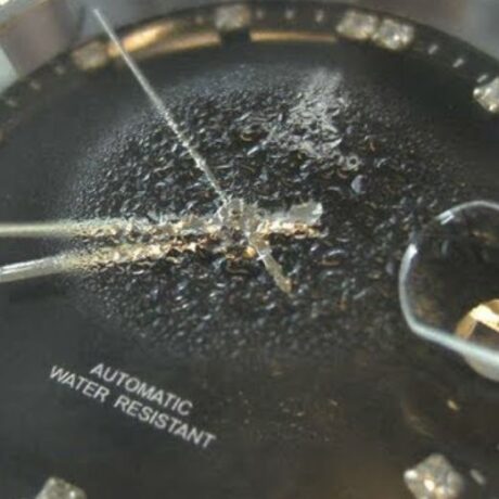 4 راه حل تأثیر آب‌ و هوای مرطوب بر ساعت مچی