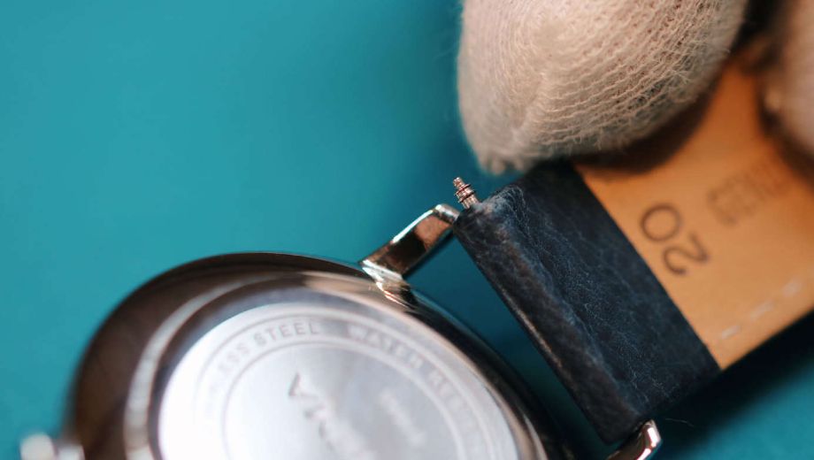 آسیبدیدگی بند ساعت