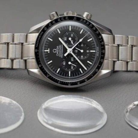 فرق شیشه معدنی و یاقوت؛ کدام یک برای ساعت_های لوکس بهتر است؟