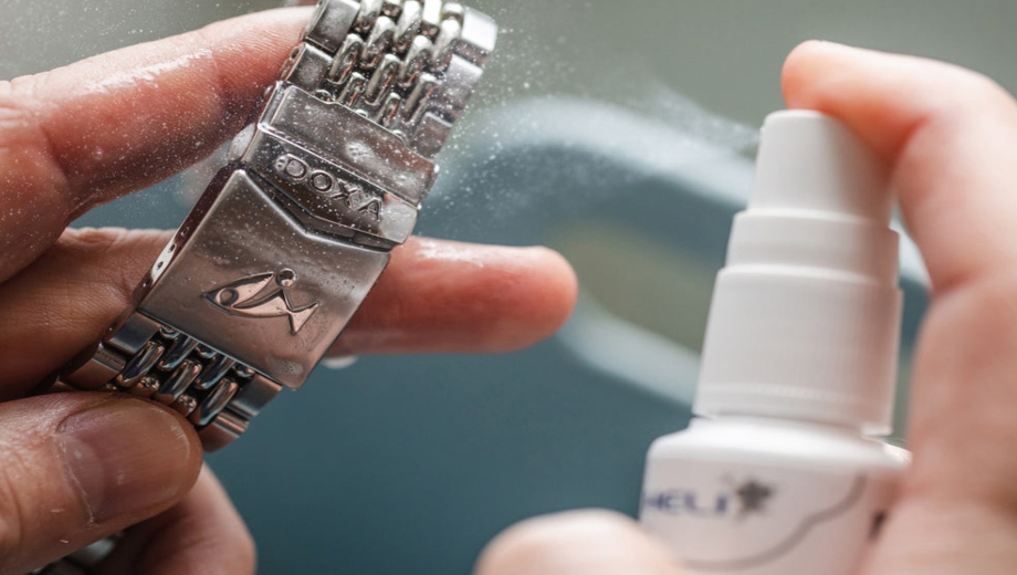 روش‌های خانگی برای تمیز کردن بند فلزی ساعت